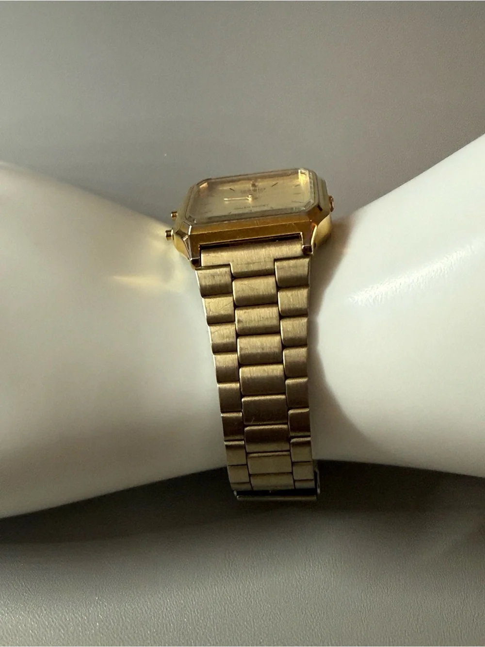 Casio Vintage AQ-230GA-9D Analog Digital Gold Tone Quartz Watch